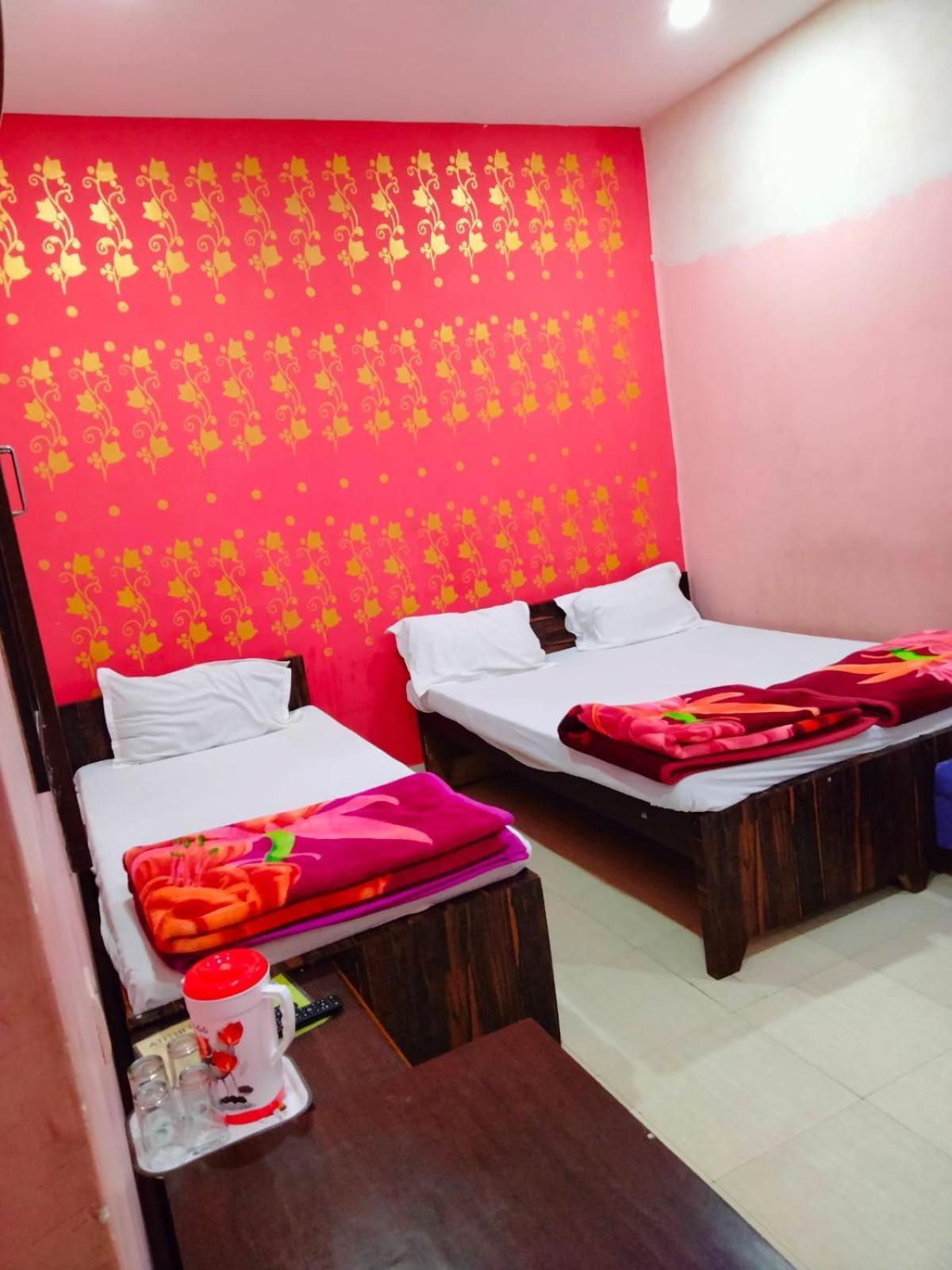 Hotel Atithi Galaxy Kanpur Exterior photo